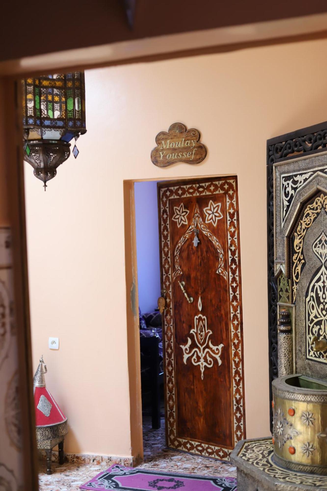 Dar Ilyana Hotell Ait Tiourhza Exteriör bild