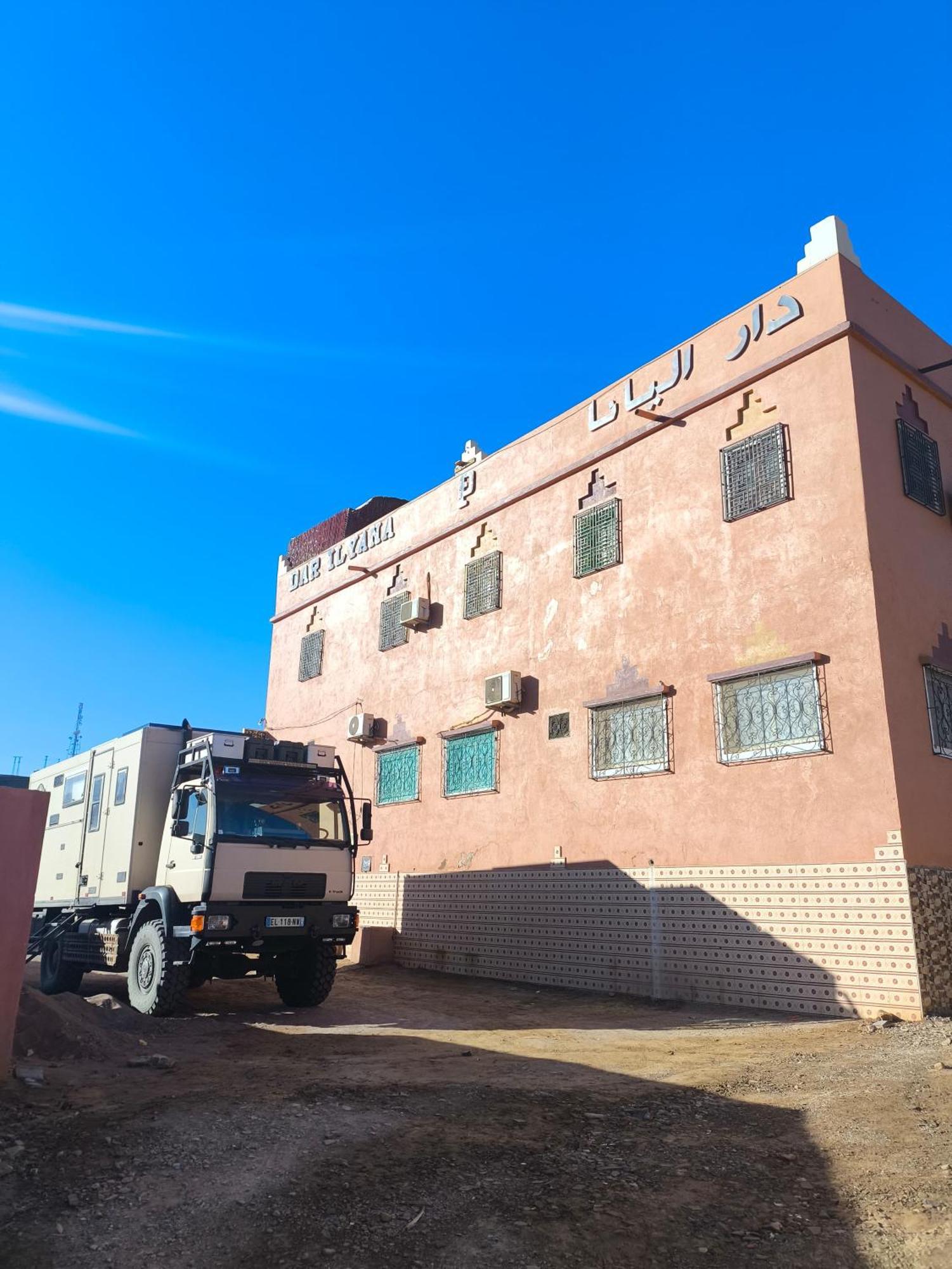 Dar Ilyana Hotell Ait Tiourhza Exteriör bild