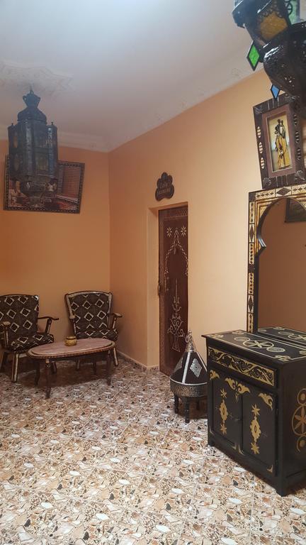 Dar Ilyana Hotell Ait Tiourhza Exteriör bild